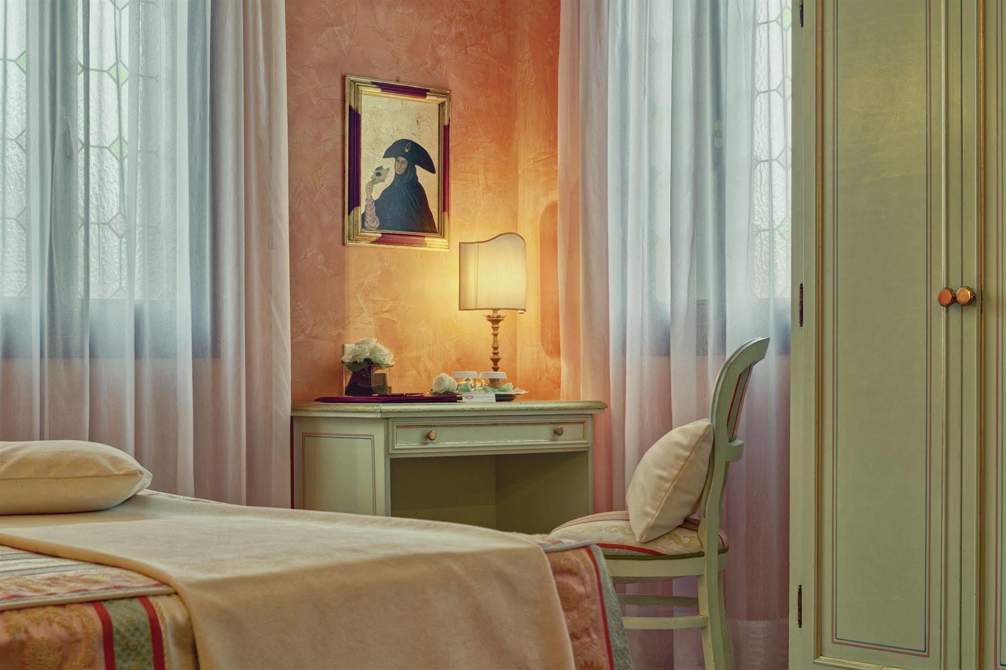 Hotel Firenze Венеция Экстерьер фото